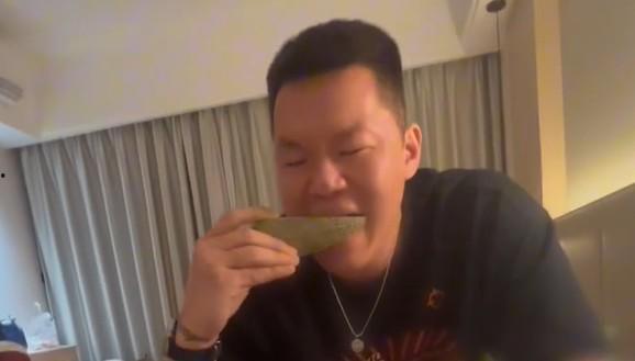 嘴里吃瓜视频,揭秘“嘴里吃瓜”短视频的爆红奥秘