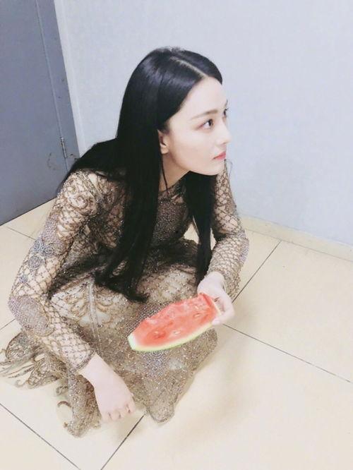 王颖吃瓜,揭秘娱乐圈幕后故事