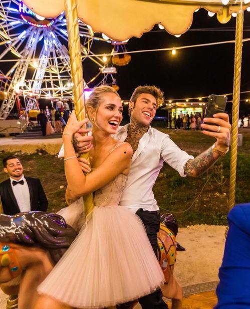 吃瓜博主婚庆,揭秘吃瓜博主婚庆背后的甜蜜秘密